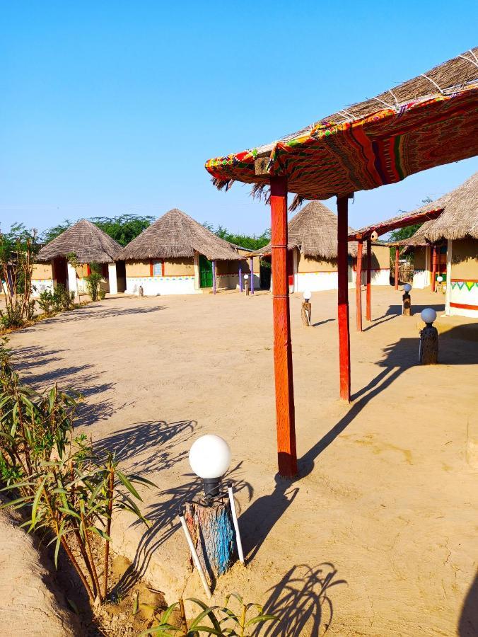 Kutir Craft Village Resort Bherandiala ภายนอก รูปภาพ