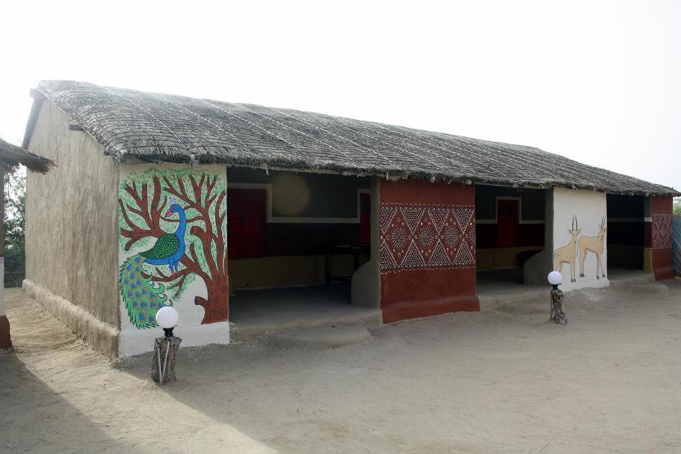 Kutir Craft Village Resort Bherandiala ภายนอก รูปภาพ