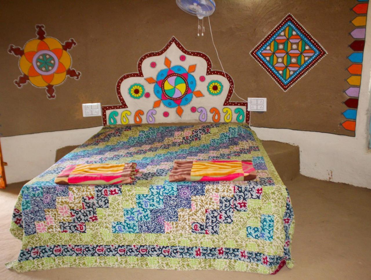 Kutir Craft Village Resort Bherandiala ภายนอก รูปภาพ
