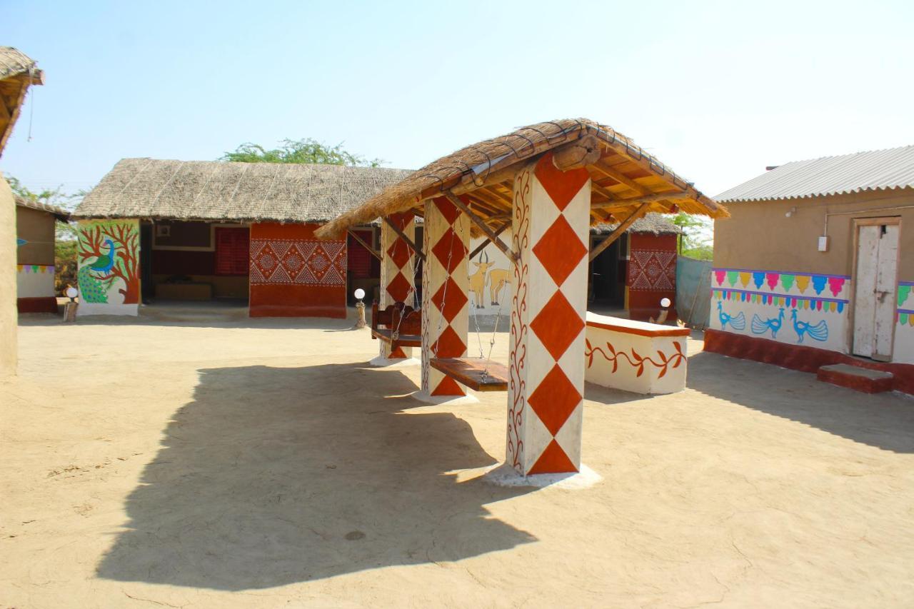 Kutir Craft Village Resort Bherandiala ภายนอก รูปภาพ