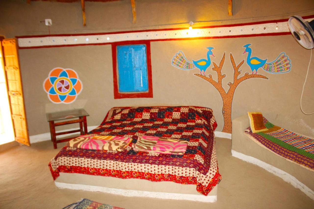 Kutir Craft Village Resort Bherandiala ภายนอก รูปภาพ